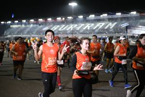 BIB: 20203, 23644
                            <button type="button" onclick="openModal(10907742)" class="btn btn-primary btn-sm float-right btn-popup" data-toggle="modal" data-target=".modal-high-quality">
                        <i class="fas fa-shopping-cart"></i> Add to Cart
                    </button>
                                            <button type="button" onclick="isThisMe(10907742, true)" class="btn btn-success btn-sm float-right btn-popup btn-isme hidden" data-toggle="tooltip" data-placement="bottom" title="นี่คือรูปของคุณใช่ไหม คลิกที่นี่เพื่อเอาเข้าอัลบั้ม">
                        <i class="fas fa-plus"></i> Add to album
                    </button>
                    <button type="button" onclick="isThisMe(10907742, false)" class="btn btn-warning btn-sm float-right btn-popup btn-isnotme hidden">
                        <i class="fas fa-ban"></i> Remove from album
                    </button>